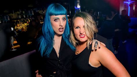 lesbian sex at a club